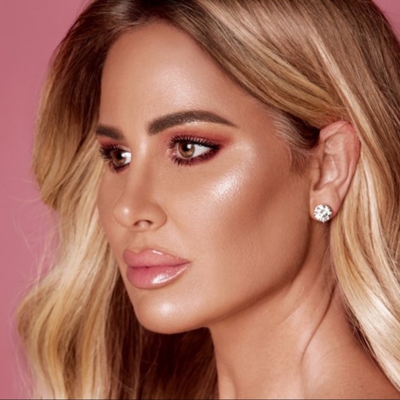 ❣️SOLD❣️🎉HOST PICK🎉✨🆕💖KAB COSMETIC DAY + NIGHT EYESHADOW PALETTE💖 - Picture 13 of 14